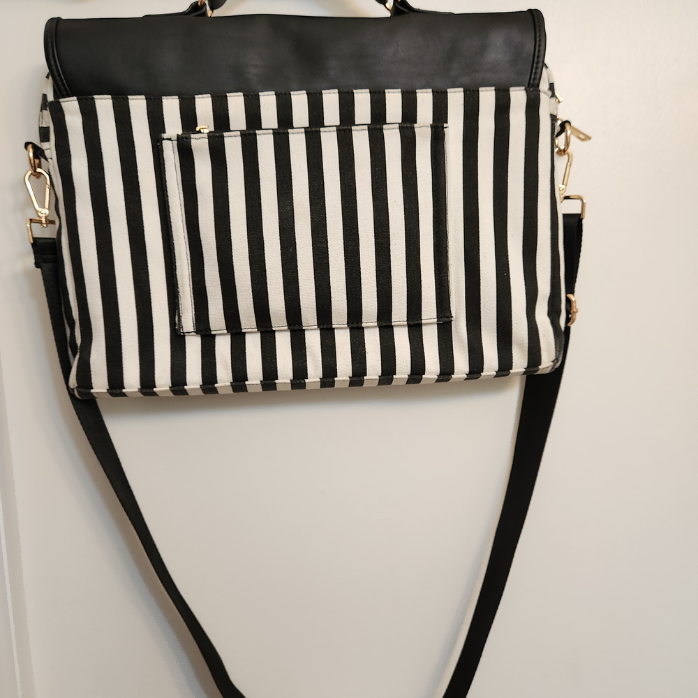 LOVEVOOK Black and White Striped Laptop Bag - Picture 9 of 9